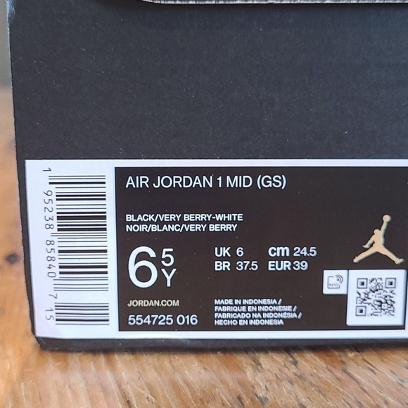 Nike Air Jordan 1 Mid - Picture 5 of 5